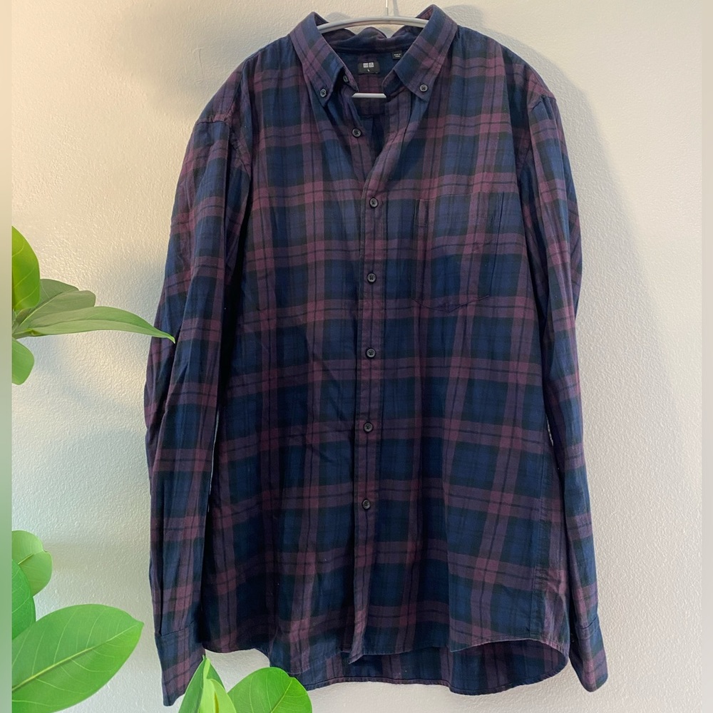 Uniqlo button up plaid shirt
